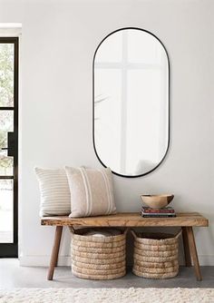 Photo d'une entrée à la décoration neutre et accueillante